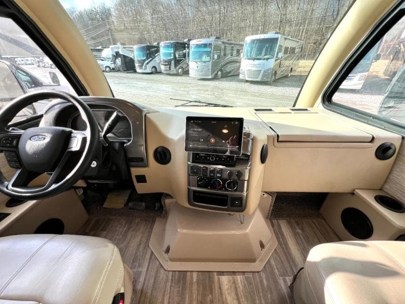 2021 Thor Motor Coach 2021 Thor Motor Coach Vegas - thumbnail 18