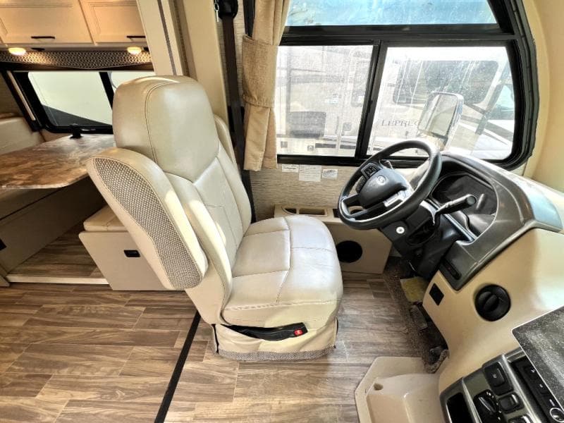 2021 Thor Motor Coach 2021 Thor Motor Coach Vegas - thumbnail 19