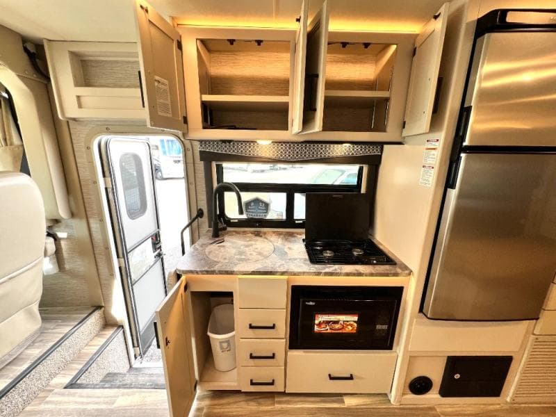 2021 Thor Motor Coach 2021 Thor Motor Coach Vegas - thumbnail 27