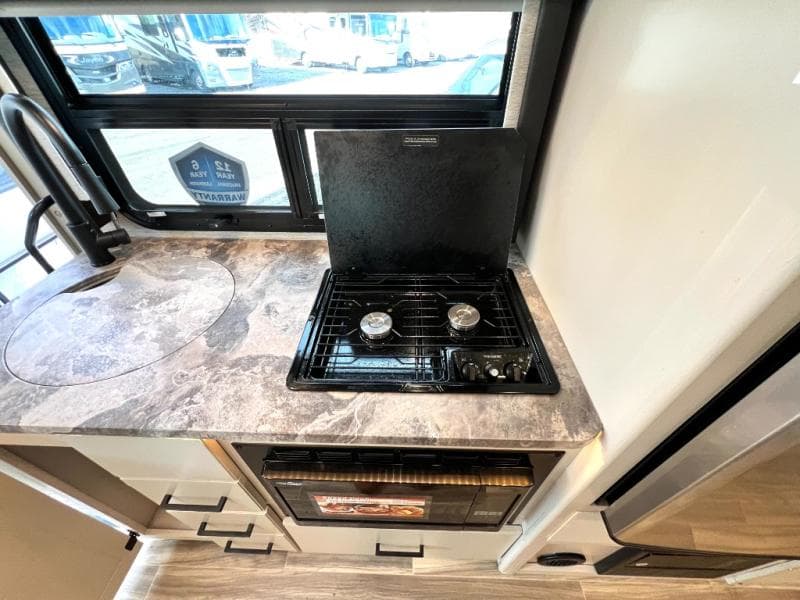 2021 Thor Motor Coach 2021 Thor Motor Coach Vegas - thumbnail 29