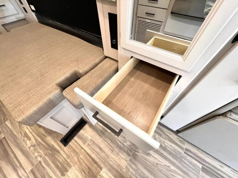 2021 Thor Motor Coach 2021 Thor Motor Coach Vegas - thumbnail 33