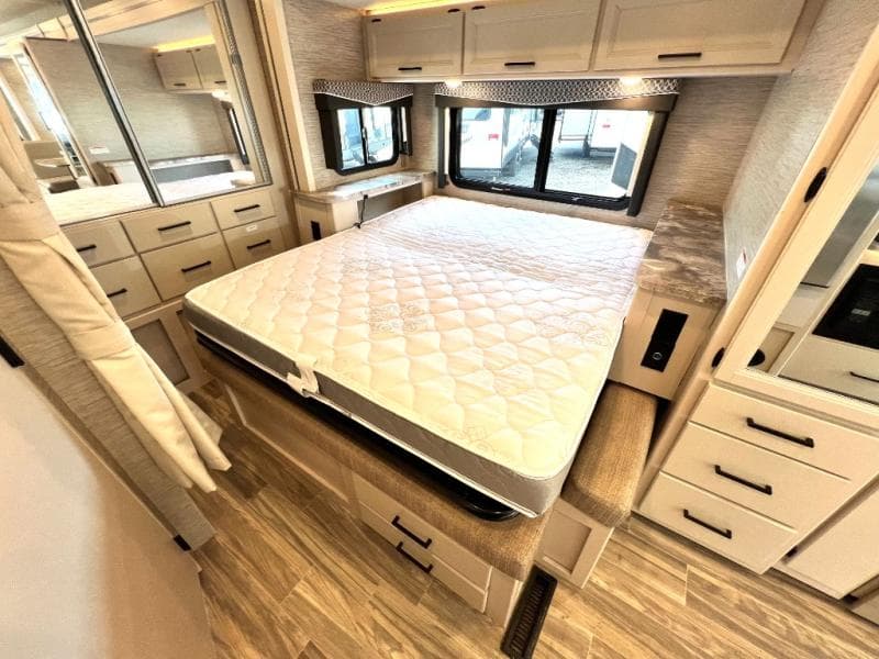 2021 Thor Motor Coach 2021 Thor Motor Coach Vegas - thumbnail 40