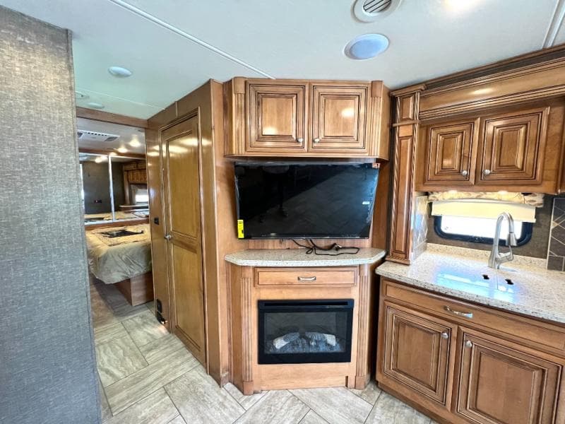 2016 Thor Motor Coach 2016 Thor Motor Coach Tuscany - thumbnail 41