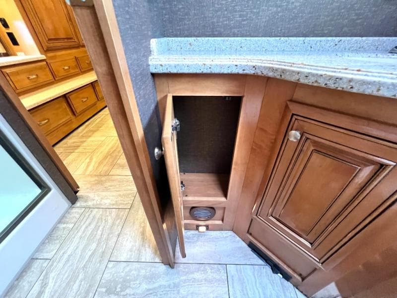 2016 Thor Motor Coach 2016 Thor Motor Coach Tuscany - thumbnail 49