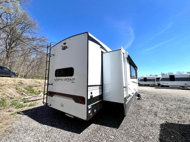 2025 Jayco 2025 Jayco North Point - thumbnail 11