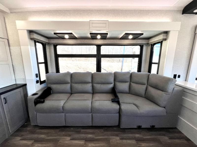 2025 Jayco 2025 Jayco North Point - thumbnail 37