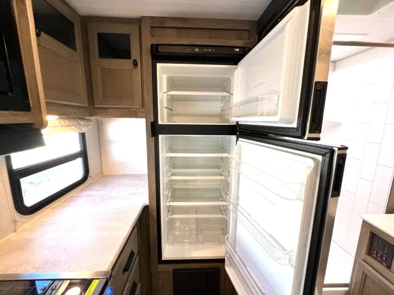 2022 Forest River 2022 Forest River Surveyor - thumbnail 23