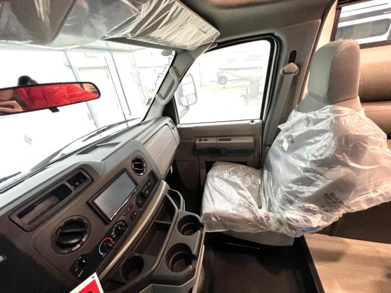 2025 East To West 2025 East To West Entrada - thumbnail 23