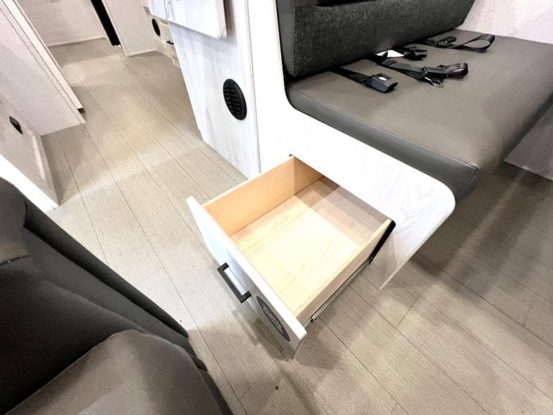 2025 East To West 2025 East To West Entrada - thumbnail 29