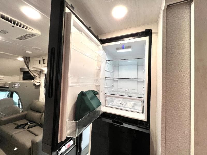 2025 East To West 2025 East To West Entrada - thumbnail 37