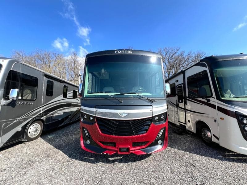 2024 Fleetwood 2024 Fleetwood Fortis - thumbnail 3
