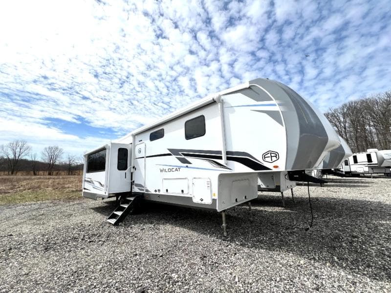 2025 Forest River 2025 Forest River Wildcat - thumbnail 6