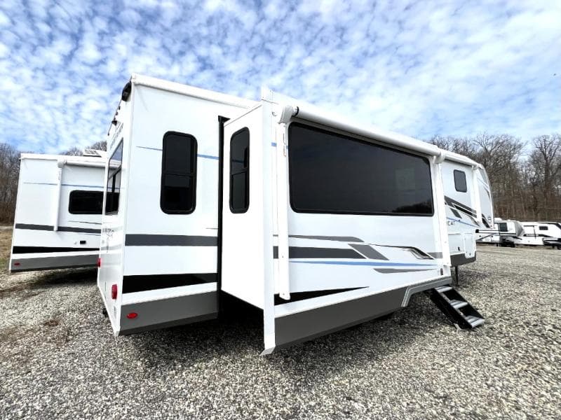 2025 Forest River 2025 Forest River Wildcat - thumbnail 9