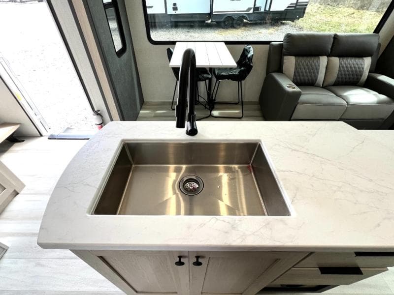 2025 Forest River 2025 Forest River Wildcat - thumbnail 25