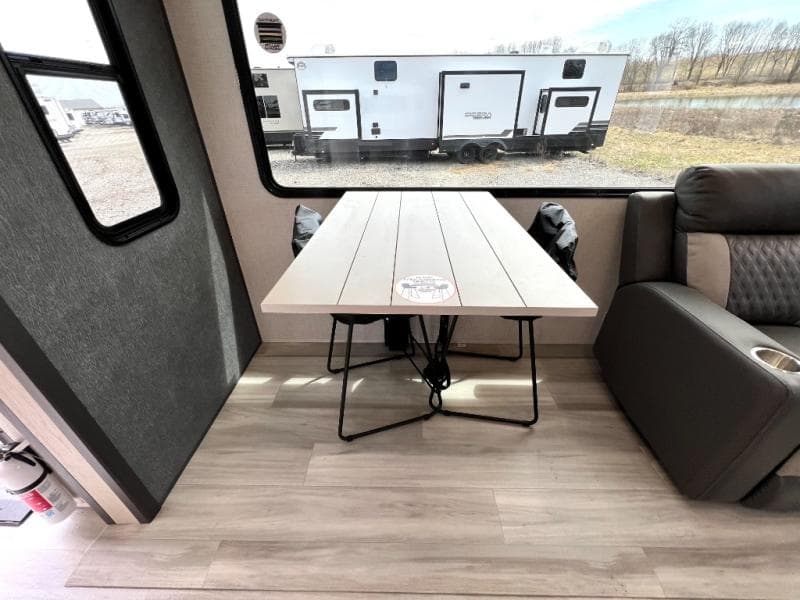 2025 Forest River 2025 Forest River Wildcat - thumbnail 30