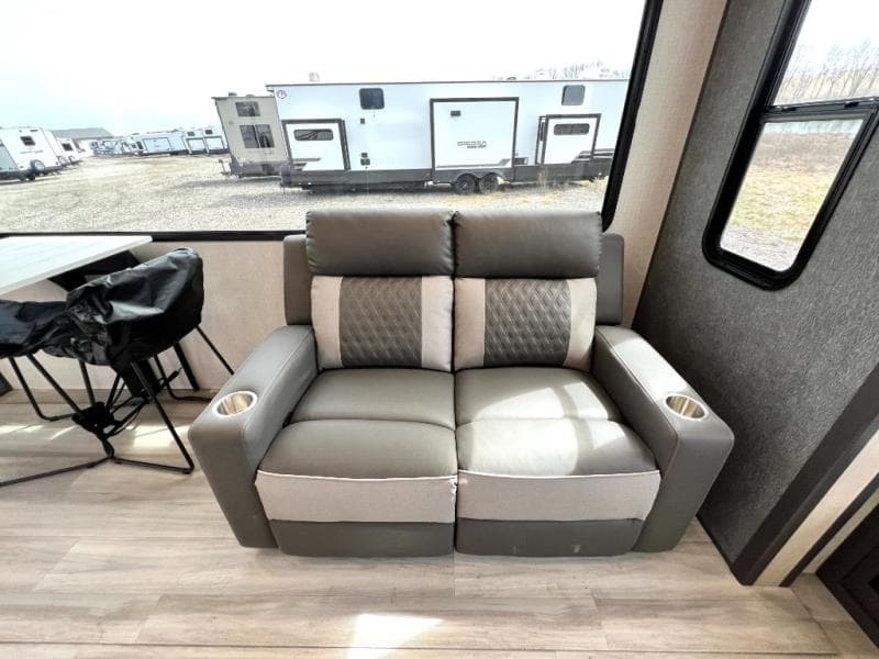 2025 Forest River 2025 Forest River Wildcat - thumbnail 31