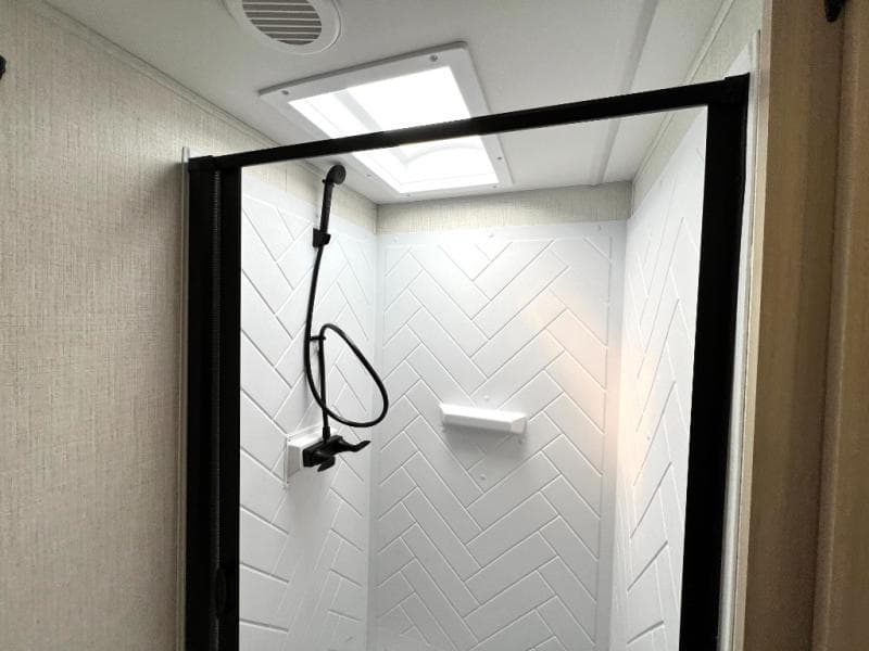 2025 Forest River 2025 Forest River Wildcat - thumbnail 38