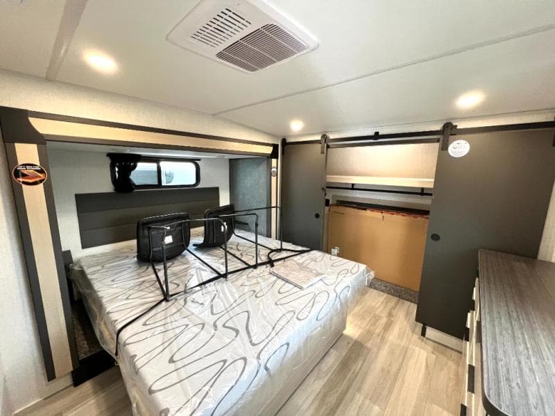 2025 Forest River 2025 Forest River Wildcat - thumbnail 42