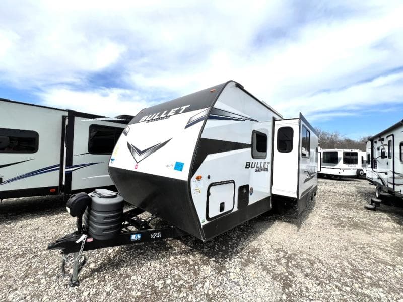 2024 Keystone RV 2024 Keystone RV Bullet Crossfire - thumbnail 5