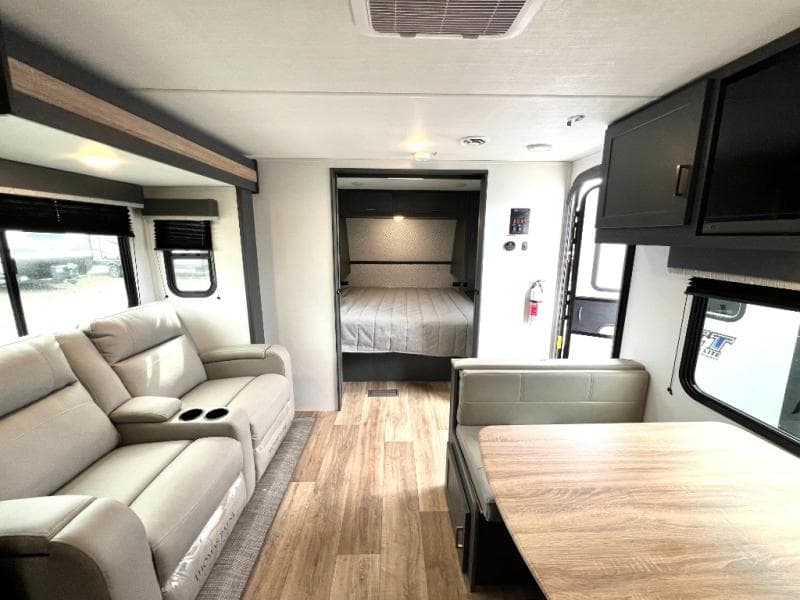 2024 Keystone RV 2024 Keystone RV Bullet Crossfire - thumbnail 13