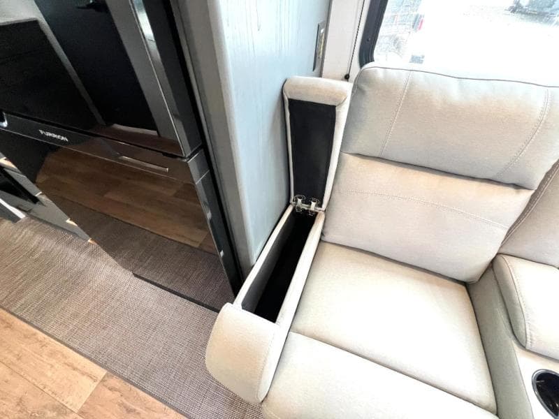 2024 Keystone RV 2024 Keystone RV Bullet Crossfire - thumbnail 16