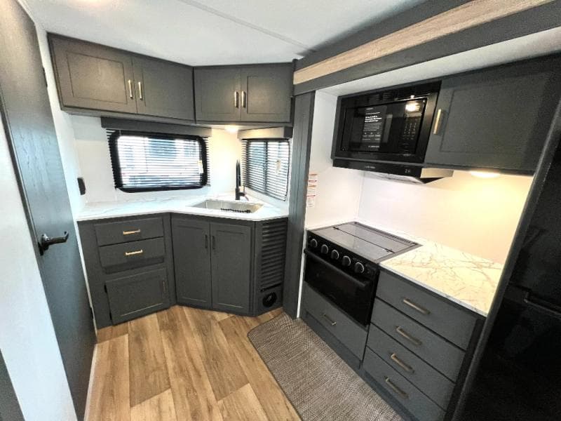 2024 Keystone RV 2024 Keystone RV Bullet Crossfire - thumbnail 18