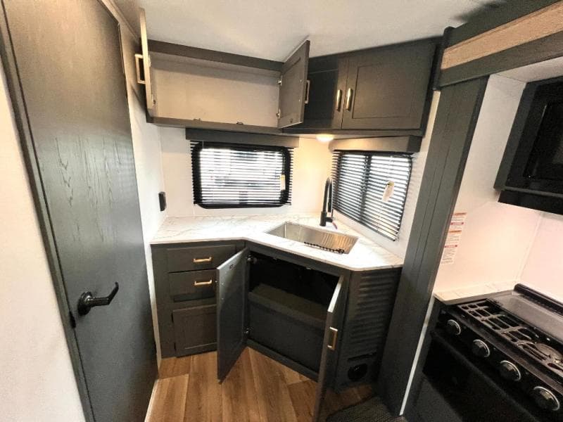 2024 Keystone RV 2024 Keystone RV Bullet Crossfire - thumbnail 19