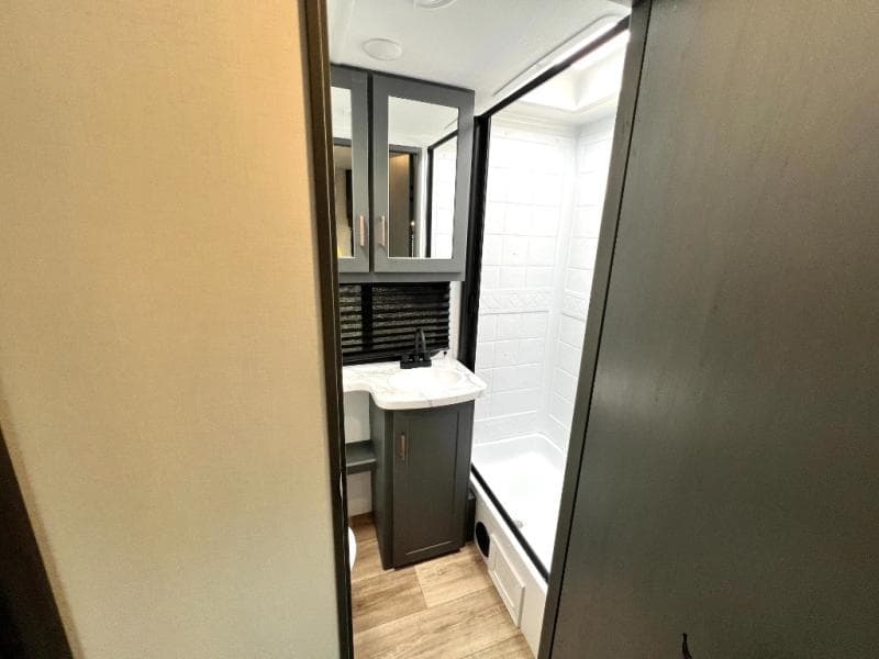 2024 Keystone RV 2024 Keystone RV Bullet Crossfire - thumbnail 26