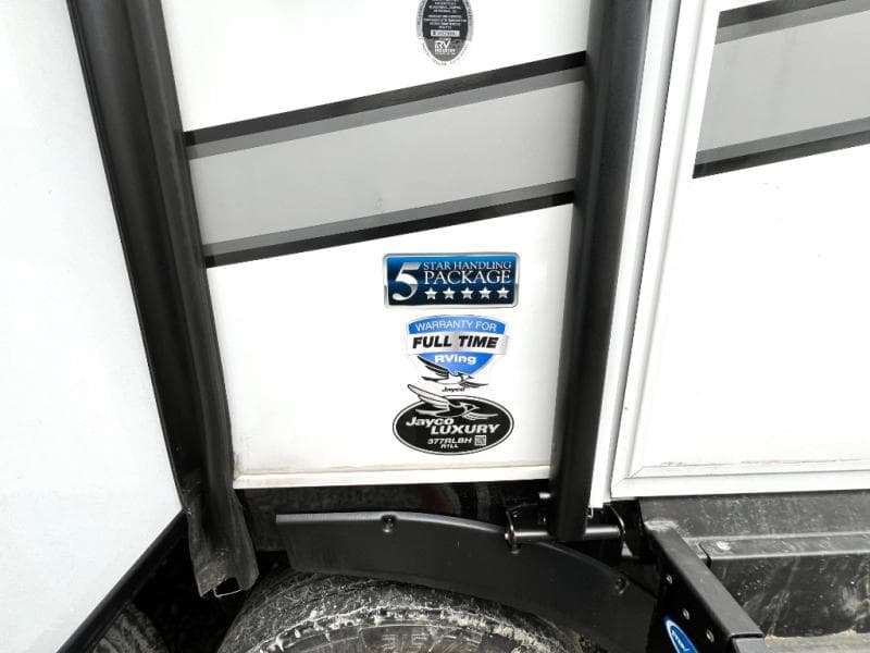 2024 Jayco 2024 Jayco North Point - thumbnail 10