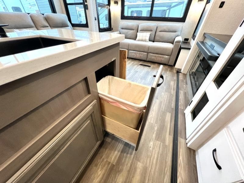 2024 Jayco 2024 Jayco North Point - thumbnail 25