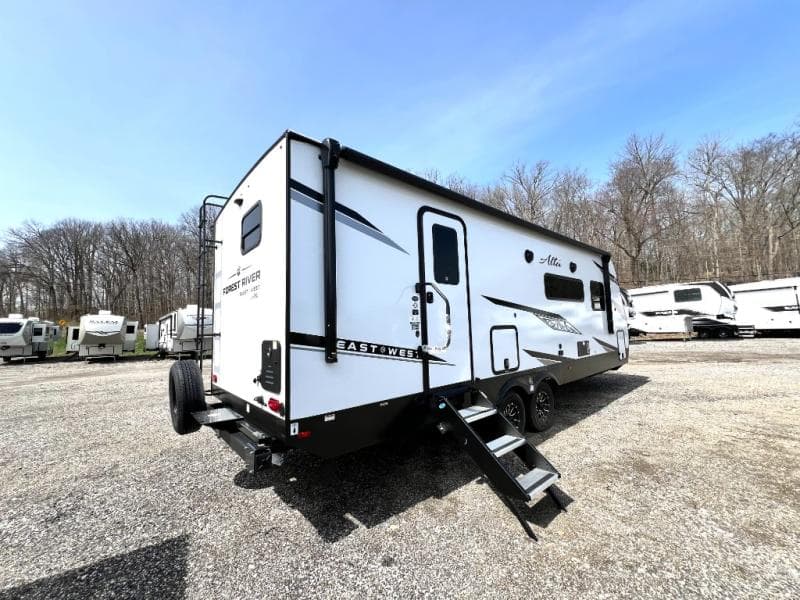 2025 East to West 2025 East to West Alta - thumbnail 7