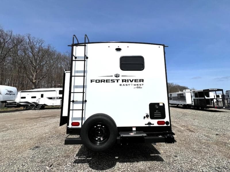 2025 East to West 2025 East to West Alta - thumbnail 8