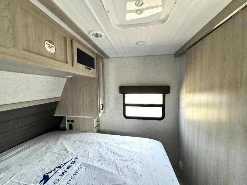 2025 East to West 2025 East to West Alta - thumbnail 32