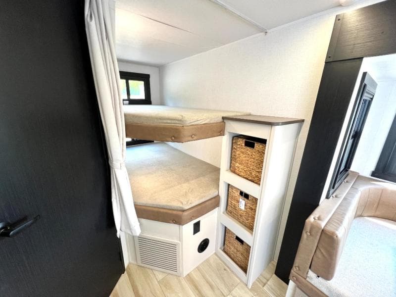 2025 Forest River 2025 Forest River Salem Hemisphere Hyper-Lyte - thumbnail 38