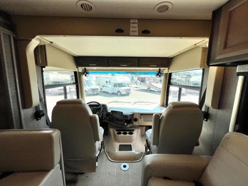 2022 Thor Motor Coach 2022 Thor Motor Coach Challenger - thumbnail 15