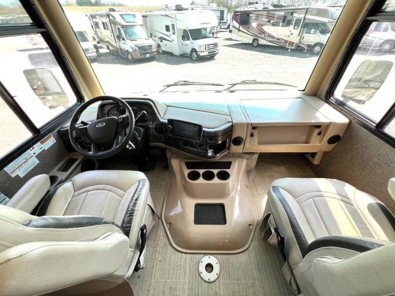 2022 Thor Motor Coach 2022 Thor Motor Coach Challenger - thumbnail 17