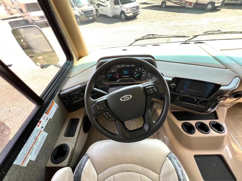 2022 Thor Motor Coach 2022 Thor Motor Coach Challenger - thumbnail 19