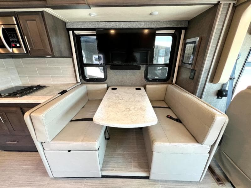 2022 Thor Motor Coach 2022 Thor Motor Coach Challenger - thumbnail 22