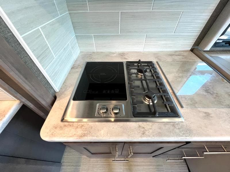 2022 Thor Motor Coach 2022 Thor Motor Coach Challenger - thumbnail 29