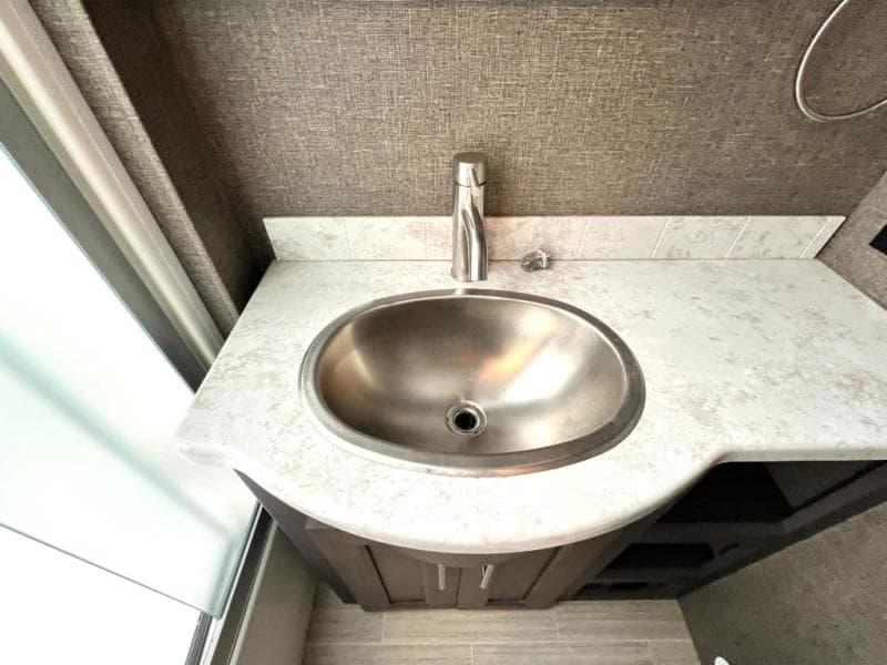 2022 Thor Motor Coach 2022 Thor Motor Coach Challenger - thumbnail 43