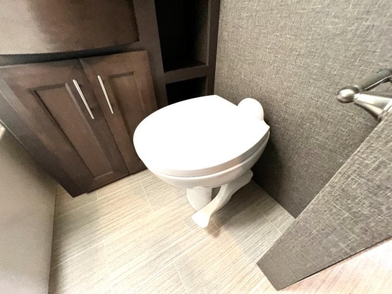 2022 Thor Motor Coach 2022 Thor Motor Coach Challenger - thumbnail 47