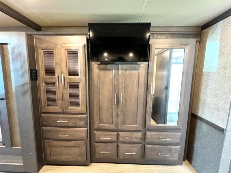 2022 Thor Motor Coach 2022 Thor Motor Coach Challenger - thumbnail 51