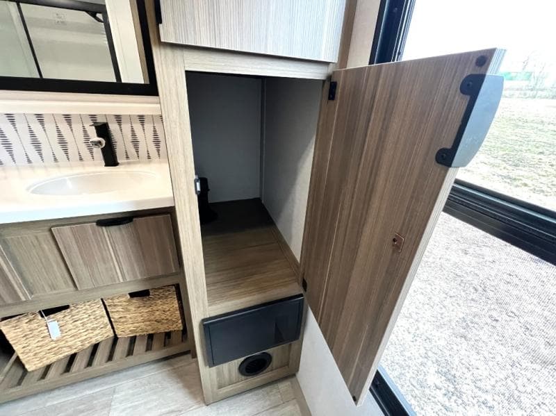 2025 Forest River 2025 Forest River Salem Grand Villa - thumbnail 38