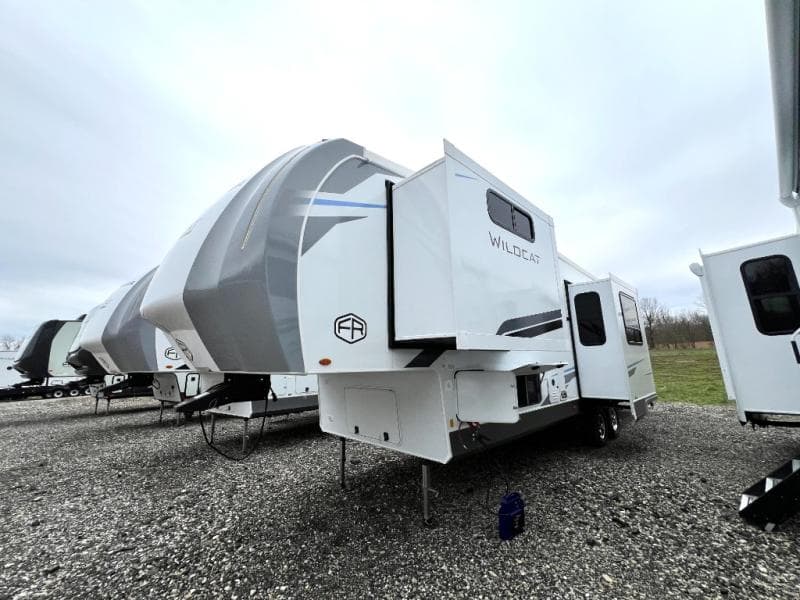 2025 Forest River 2025 Forest River Wildcat - thumbnail 8