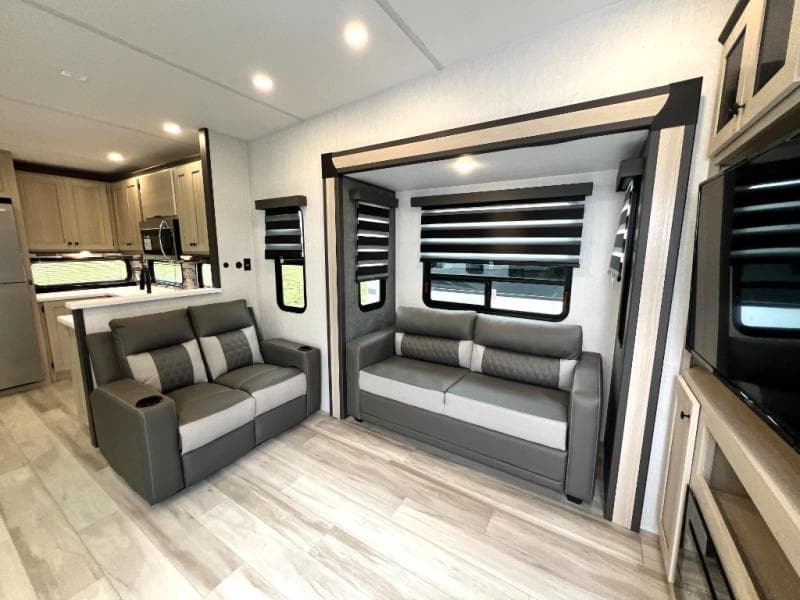 2025 Forest River 2025 Forest River Wildcat - thumbnail 16