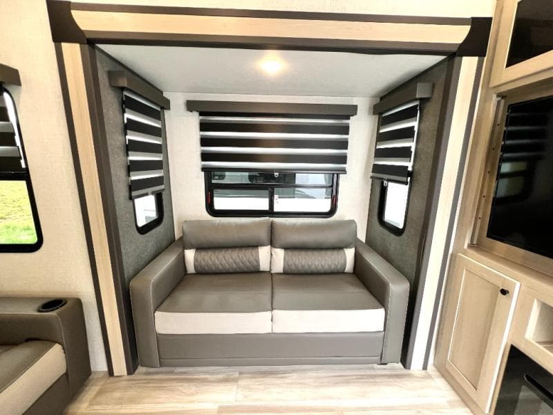 2025 Forest River 2025 Forest River Wildcat - thumbnail 17