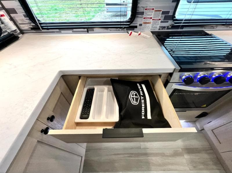 2025 Forest River 2025 Forest River Wildcat - thumbnail 31