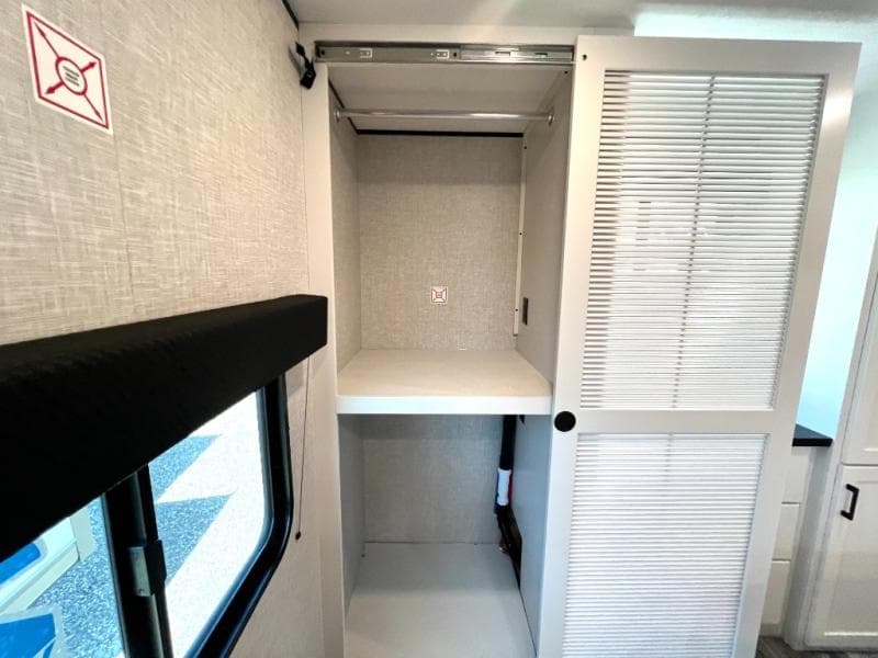 2025 Jayco 2025 Jayco Jay Flight SLX - thumbnail 40