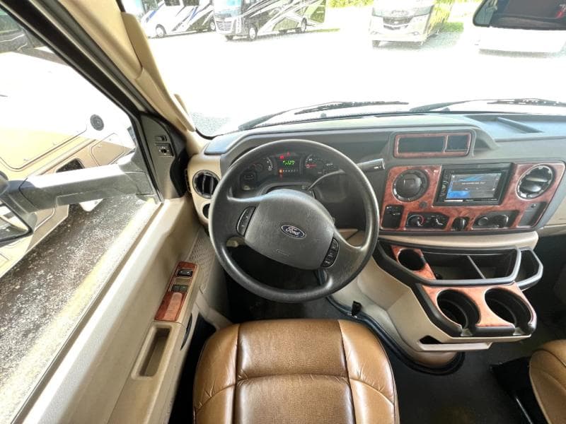 2015 Thor Motor Coach 2015 Thor Motor Coach Chateau - thumbnail 20