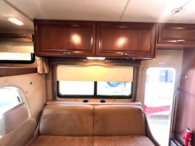 2015 Thor Motor Coach 2015 Thor Motor Coach Chateau - thumbnail 25